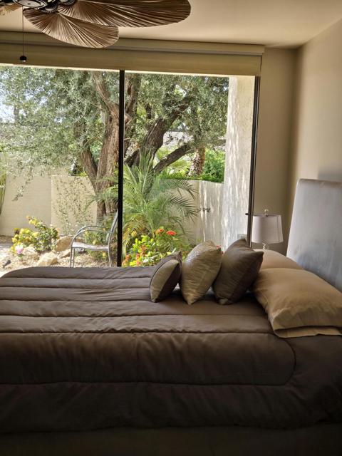 31 Stanford Drive, Rancho Mirage CA: https://media.crmls.org/mediaz/f34fff33-d7c1-4ef0-bbed-bf4f7fa15aa8.jpg