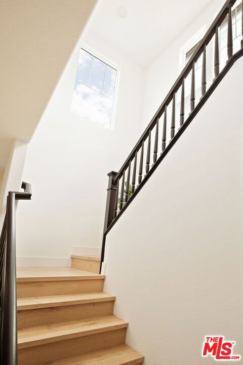 24229 La Montura Drive, Valencia CA: https://media.crmls.org/mediaz/f350158c-6494-40a8-8d70-249b5fb32d03.jpg