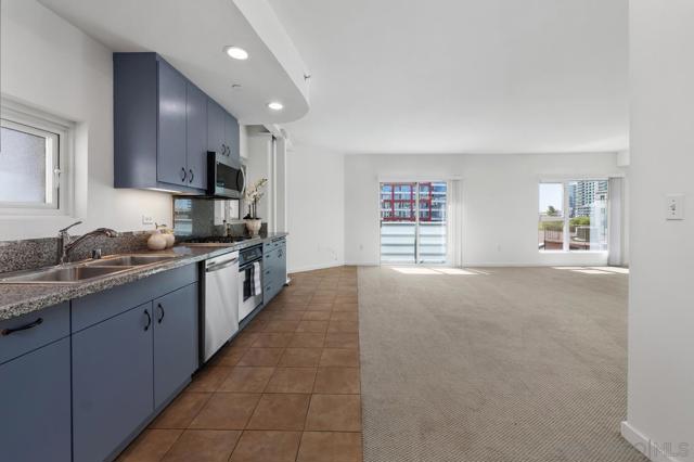 550 15Th St, San Diego CA: https://media.crmls.org/mediaz/f3507e63-44ff-4a38-ad6e-ac96c7ccf5fd.jpg