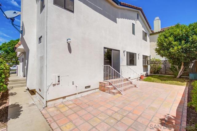 349 G Avenue, Coronado CA: https://media.crmls.org/mediaz/f3520cb6-084b-49e1-aef8-3638806a9c7b.jpg