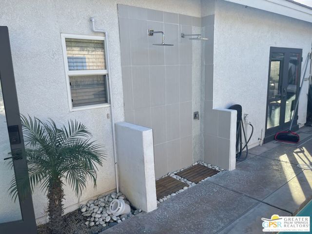 1596 Sabita Way, Palm Springs CA: https://media.crmls.org/mediaz/f3521174-88c3-4dbd-85a3-9cef1ab65a43.jpg