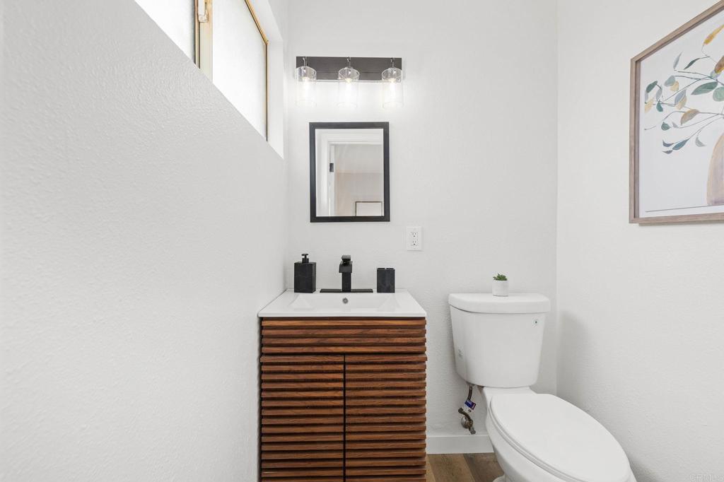 https://media.crmls.org/mediaz/f35244ee-942f-4987-a139-17a808b44cb1.jpg?preset=X-Large