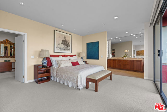2204 Maravilla Drive, Los Angeles CA: https://media.crmls.org/mediaz/f3529d3b-6e4c-4932-9d25-77ff7543e2d8.jpg