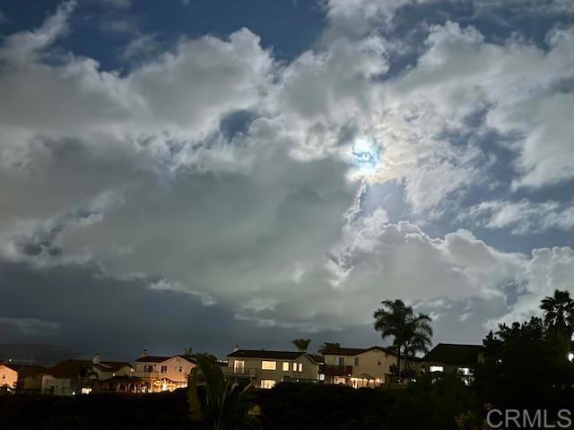 https://media.crmls.org/mediaz/f3530135-98c7-4387-a083-90d00de004dd.jpg?preset=X-Large