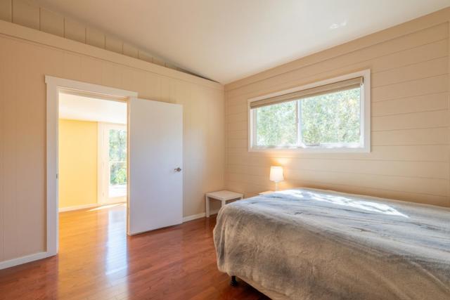 3378 Ocean Avenue, Carmel CA: https://media.crmls.org/mediaz/f35373c2-da16-48c3-adc6-c4c3bfc3a4cd.jpg