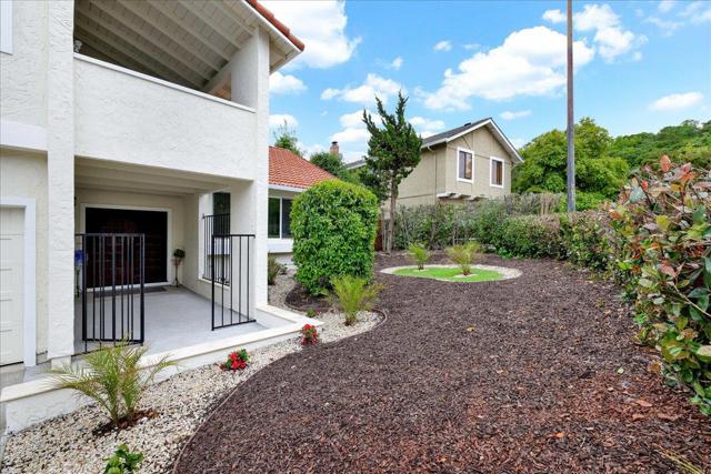 6586 Woodcliff Court, San Jose CA: https://media.crmls.org/mediaz/f35398d0-bea6-49fe-a73e-a493a874987b.jpg
