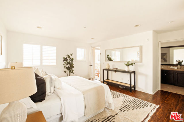 1212 Ocean Park Boulevard, Santa Monica CA: https://media.crmls.org/mediaz/f353a66e-51c0-4887-9a2c-628db4837875.jpg