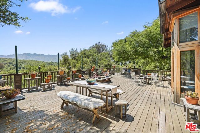 20730 Hillside Drive, Topanga CA: https://media.crmls.org/mediaz/f353bce7-ea8d-41df-bb00-de49925fa607.jpg