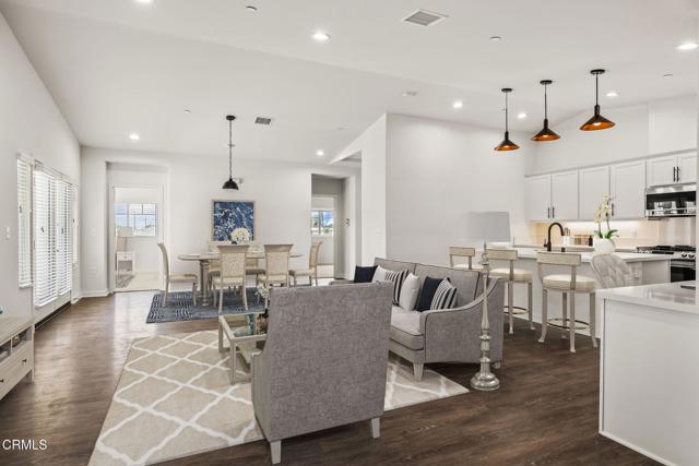 305 North F St, Oxnard CA: https://media.crmls.org/mediaz/f353ed7a-48dd-426b-9392-889359067edf.jpg