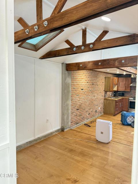 1755 1/2 Morada Place, Altadena CA: https://media.crmls.org/mediaz/f3542962-6f86-4e76-838b-4832601d7593.jpg