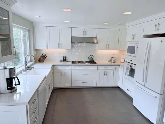 Detail Gallery Image 7 of 37 For 3515 Calle Gavanzo, Carlsbad,  CA 92009 - 4 Beds | 3/1 Baths