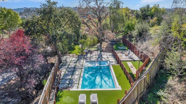 3 Dale Ct, Lafayette CA: https://media.crmls.org/mediaz/f354f2e9-797a-4492-aba2-c2525cf170b5.jpg