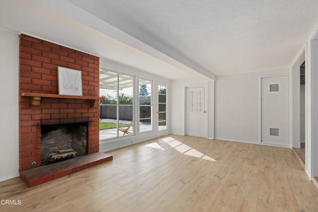 Detail Gallery Image 5 of 29 For 220 Frances St, Ventura,  CA 93003 - 3 Beds | 2 Baths