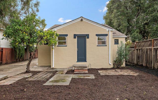320 N 11th Street, San Jose CA: https://media.crmls.org/mediaz/f356024b-035f-4ee0-a520-c6c488a26b42.jpg