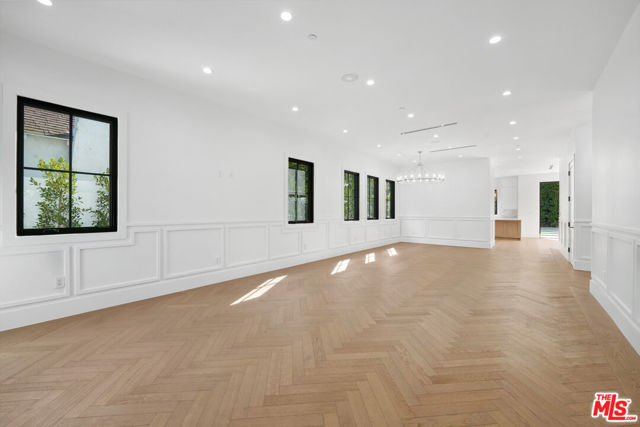 4539 Longridge Avenue, Sherman Oaks CA: https://media.crmls.org/mediaz/f3563f78-c9a1-4471-b0f8-c6381ed3e55c.jpg
