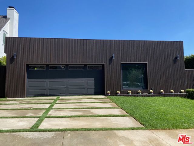 418 N Bowling Green Way, Los Angeles CA: https://media.crmls.org/mediaz/f356735e-dc06-459f-ae62-9e7c56bcd058.jpg