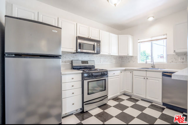 1240 Lodi Place, Los Angeles CA: https://media.crmls.org/mediaz/f35699f2-624c-40d7-8b39-86880d8dcbbf.jpg