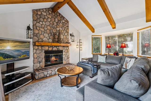 1287 Sequoia Drive, Lake Arrowhead, CA 92352