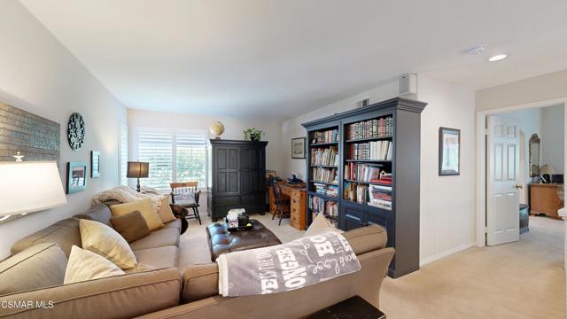2343 Solway Court, Thousand Oaks CA: https://media.crmls.org/mediaz/f3577aee-76e0-40c3-94df-ca29ae5a6c8d.jpg