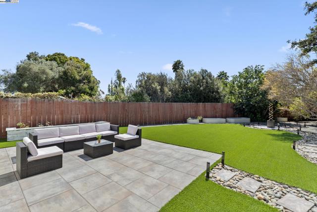 36523 Cherry St, Newark CA: https://media.crmls.org/mediaz/f357b3aa-072b-48d2-b384-dbd1d9a4b35b.jpg