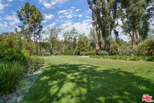6254 Busch Drive, Malibu CA: https://media.crmls.org/mediaz/f357f79d-3df9-47ec-be38-21d7484b5914.jpg