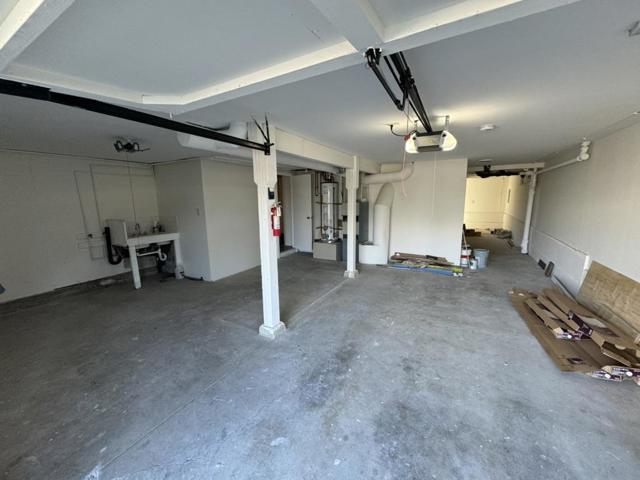 360 Eastmoor Avenue, Daly City CA: https://media.crmls.org/mediaz/f357f7b7-013d-4097-842b-7323b3f4cc39.jpg