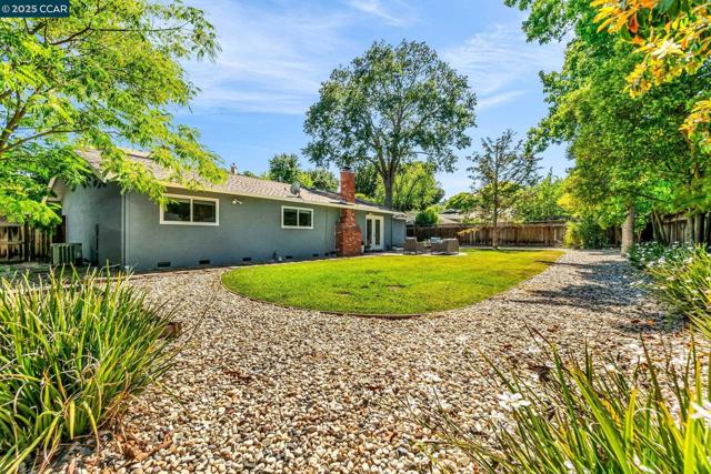 57 Jemco Ct, Pleasant Hill CA: https://media.crmls.org/mediaz/f35874ee-a7b1-4d1d-b816-5b53c265d206.jpg