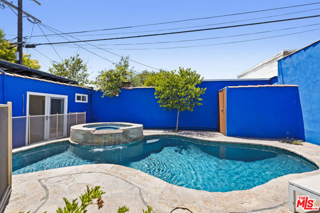 1335 S Sierra Bonita Avenue, Los Angeles CA: https://media.crmls.org/mediaz/f3587fa5-162c-48c6-a850-feeb015d223c.jpg