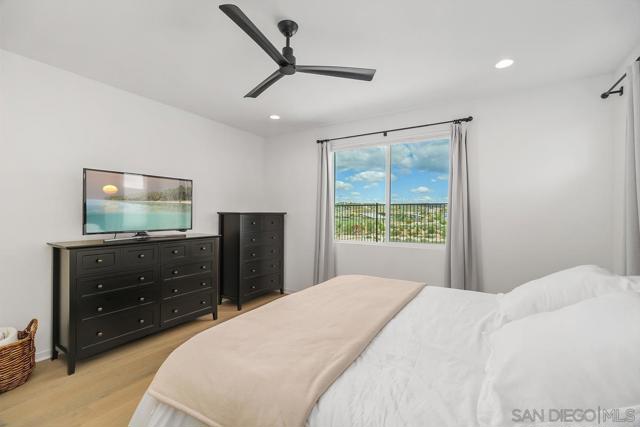 32082 Sedge Way, Temecula CA: https://media.crmls.org/mediaz/f358a47c-f5ec-4b25-8fc7-24405427e1ed.jpg