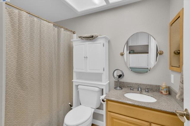 2277 Stillcreek Ct, Martinez CA: https://media.crmls.org/mediaz/f35902c9-5bd7-4310-8197-a7e152988d4a.jpg