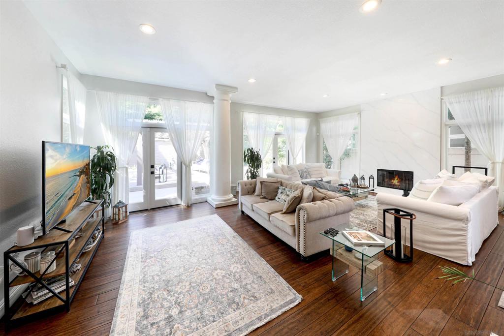 9760 Claiborne Sq - photo 8
