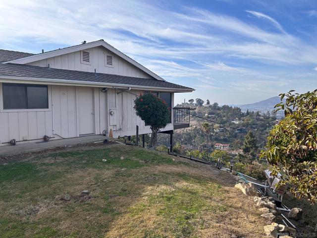Image 22 of 37 For 4742 Mt. Helix Drive