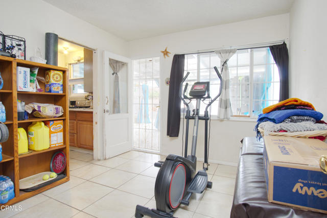 4127 S C Street, Oxnard CA: https://media.crmls.org/mediaz/f35a9d7c-1d04-4468-9abf-6dc4de9a1c1e.jpg