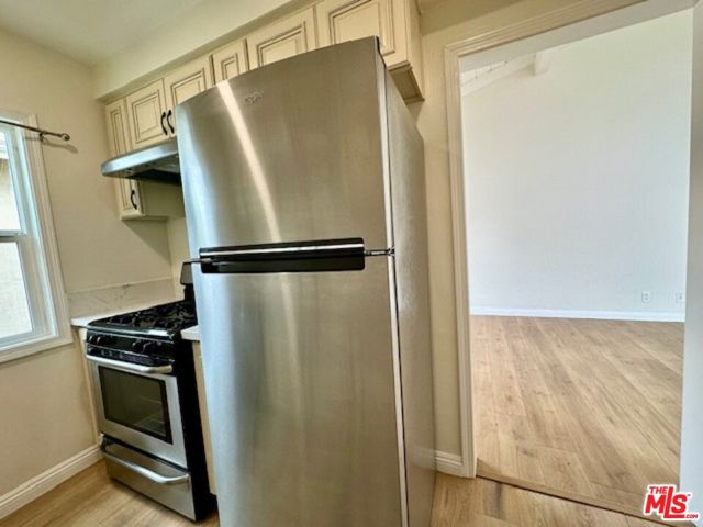 1114 S Sherbourne Drive, Los Angeles CA: https://media.crmls.org/mediaz/f35b3d10-804c-45fd-bfa9-e965227085b6.jpg