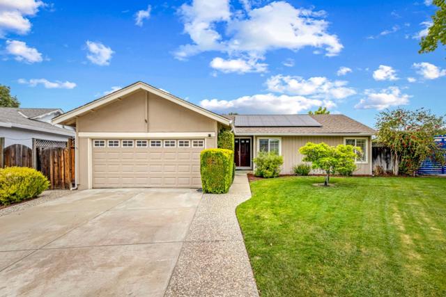 464 Edelweiss Drive, San Jose CA: https://media.crmls.org/mediaz/f35b59c1-9936-45fc-9739-9f6ddb5f79a9.jpg