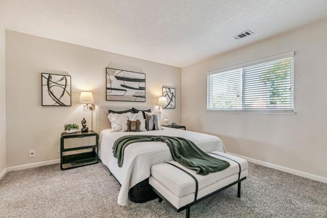 5186 Sunny Creek Drive, San Jose CA: https://media.crmls.org/mediaz/f35baedd-e1d2-4f0f-954f-7c0d7ce9e4e3.jpg