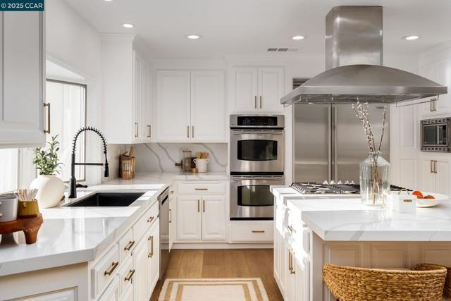 115 Camino Encanto, Danville CA: https://media.crmls.org/mediaz/f35cbb3b-9c4e-4186-b8d4-0576cc6e4938.jpg