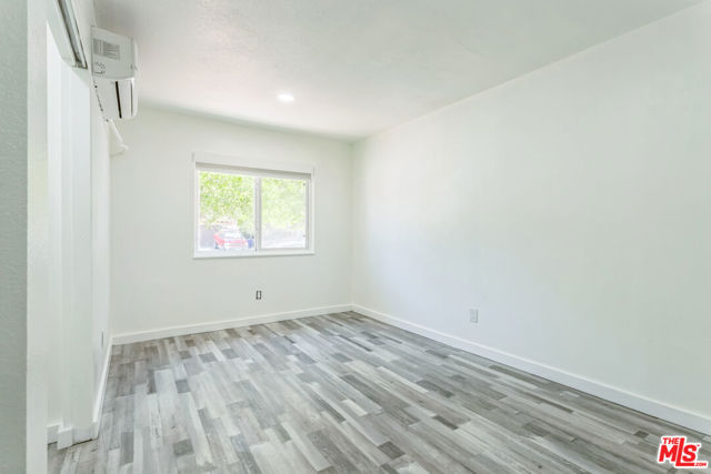 18834 Wellhaven Street, Canyon Country CA: https://media.crmls.org/mediaz/f35da3ef-4ba5-4282-8506-6038c896bdab.jpg