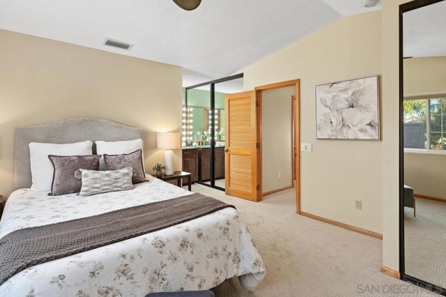 7233 Canyon Hill Ct, San Diego CA: https://media.crmls.org/mediaz/f35dfe12-2f10-4948-98b2-12abe90d8f53.jpg