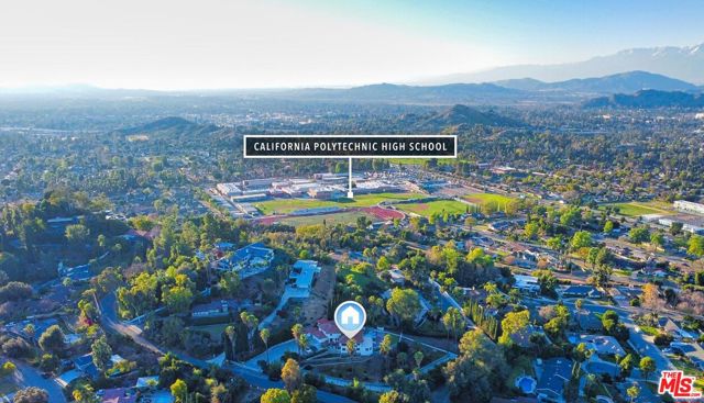 2357 Knob Hill Drive, Riverside CA: https://media.crmls.org/mediaz/f35eb897-637e-40a8-bfb5-a0e17949f025.jpg