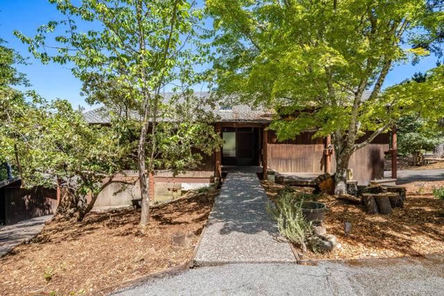 45 Ranch Road, Woodside CA: https://media.crmls.org/mediaz/f35ee88e-e73e-4c60-88dd-63c68b0a52d5.jpg