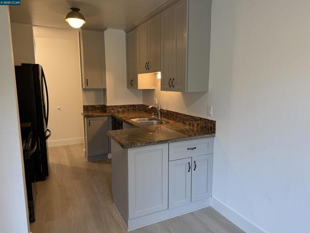 2564 Walnut Blvd, Walnut Creek CA: https://media.crmls.org/mediaz/f35f02d7-63e1-4bd8-9372-97c0a19a1a81.jpg