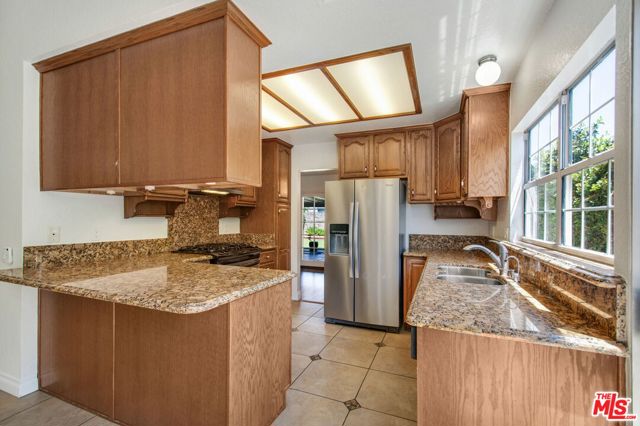 12671 Gun Avenue, Chino CA: https://media.crmls.org/mediaz/f35fe285-6a32-4d58-8d5d-12a634137f71.jpg