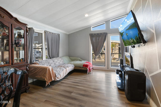 106 Arrowhead Circle, Oxnard CA: https://media.crmls.org/mediaz/f3601fa5-88e8-46e4-9483-558b6ff053ce.jpg