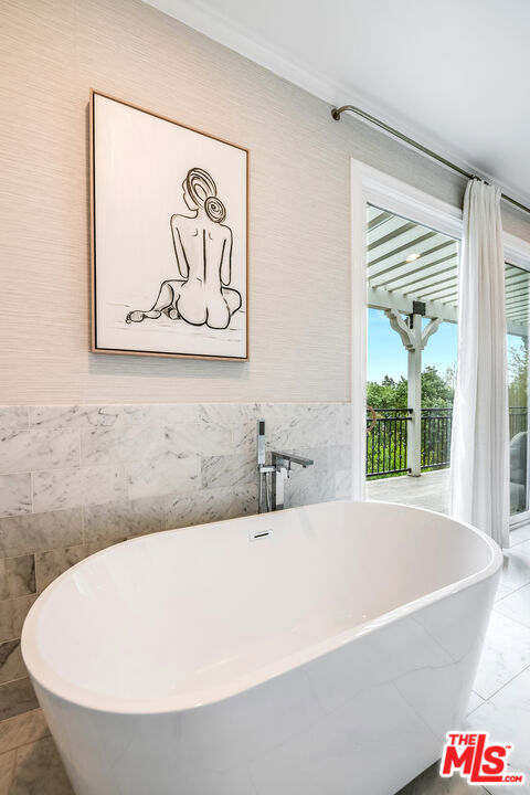 14539 Valley Vista Boulevard, Sherman Oaks CA: https://media.crmls.org/mediaz/f3603a00-5ff7-41d1-9009-528fdede390e.jpg
