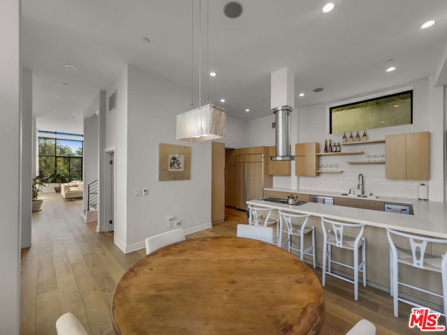2746 Rinconia Drive, Los Angeles CA: https://media.crmls.org/mediaz/f36058a9-19e1-4e38-a357-855eed7d9a35.jpg