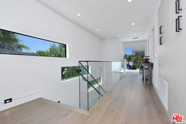 5316 Lennox, Sherman Oaks CA: https://media.crmls.org/mediaz/f36095fc-e838-4924-80c6-0c03165761db.jpg