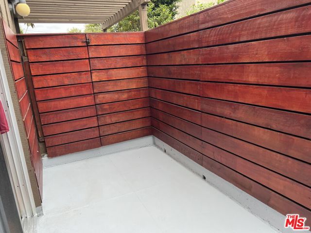 4575 Inglewood Boulevard, Culver City CA: https://media.crmls.org/mediaz/f3618158-8f0f-47c1-81b7-79dc442638e2.jpg