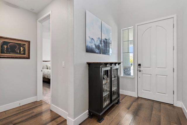 1611 Vinsanto Court, Gilroy CA: https://media.crmls.org/mediaz/f362b93c-d36e-47d2-a0e1-7d46d6177b12.jpg