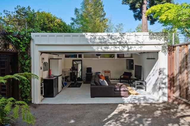 618 Occidental Avenue, San Mateo CA: https://media.crmls.org/mediaz/f3632695-163d-417e-b4b0-ae3e27d03cdf.jpg